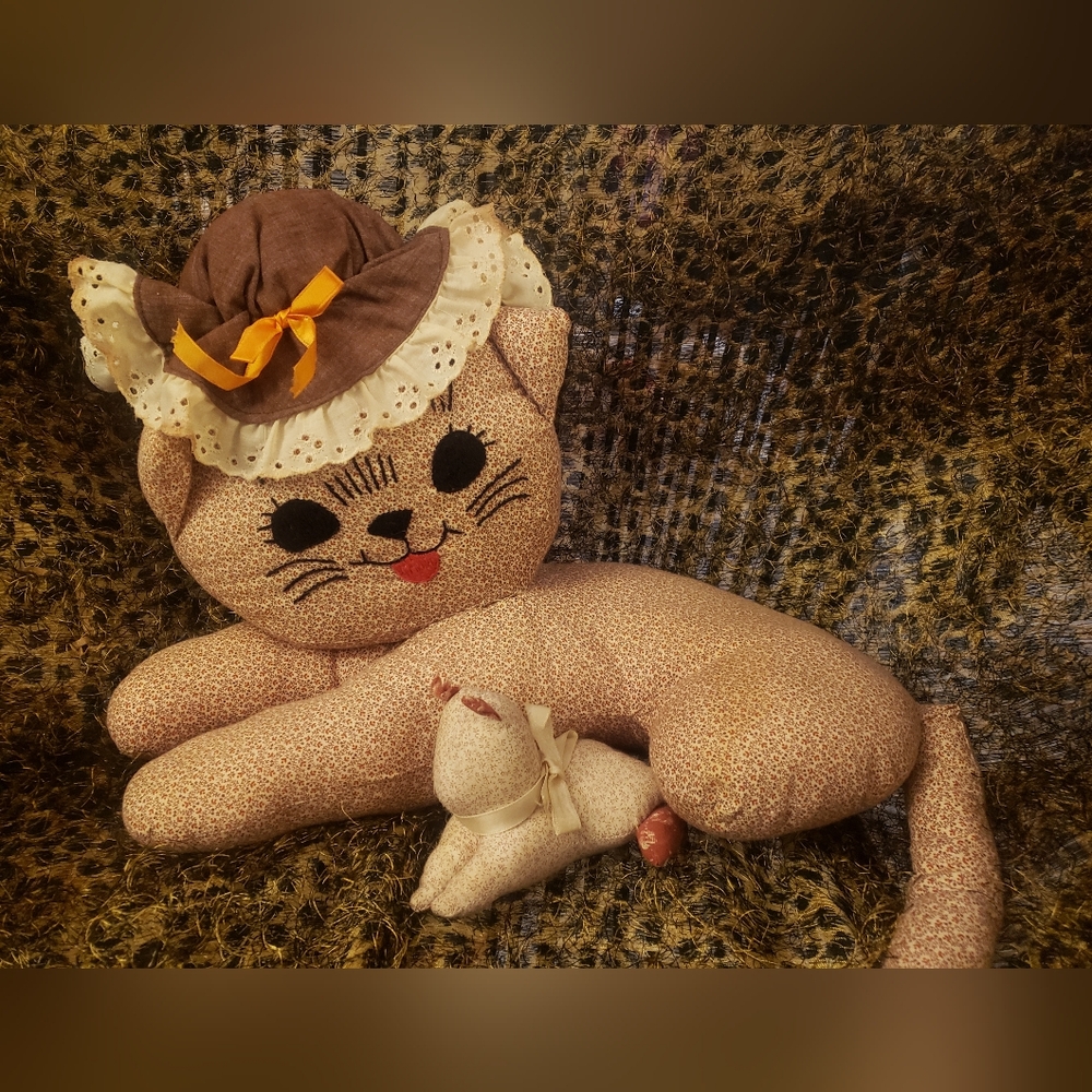 Vintage Handmade Folk Art - Stuffed Fabric Cat With Nursing Kitten Mauve & Brown